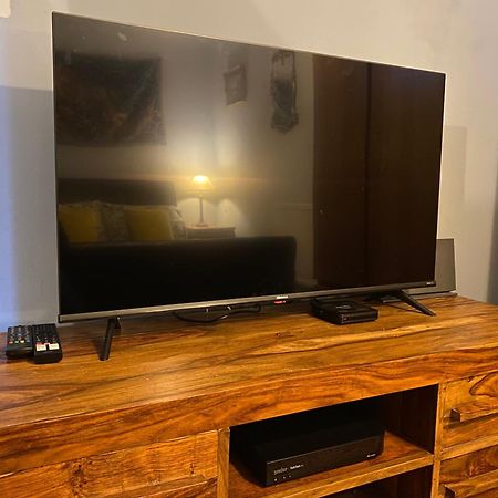 Quirky Town Centre Apartment With River Terrace 麦克尔斯菲尔德 外观 照片
