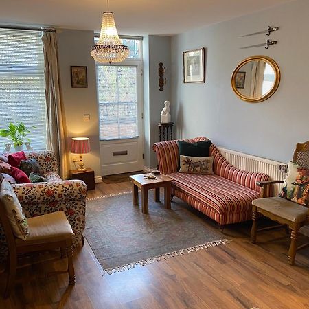 Quirky Town Centre Apartment With River Terrace 麦克尔斯菲尔德 外观 照片