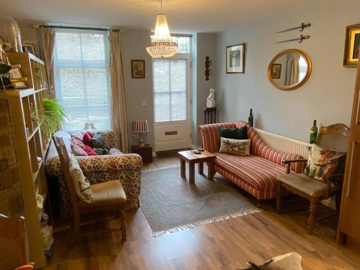 Quirky Town Centre Apartment With River Terrace 麦克尔斯菲尔德 外观 照片