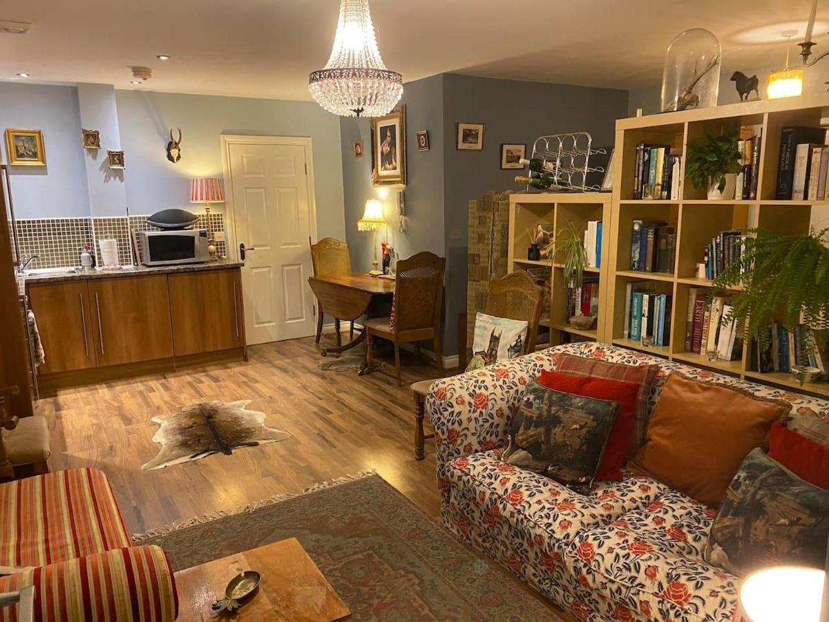 Quirky Town Centre Apartment With River Terrace 麦克尔斯菲尔德 外观 照片
